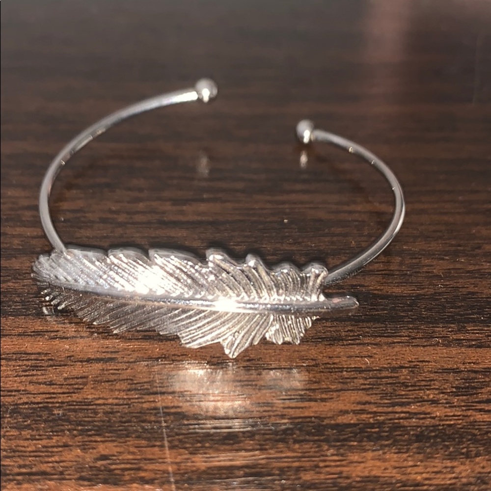 Feather bracelet